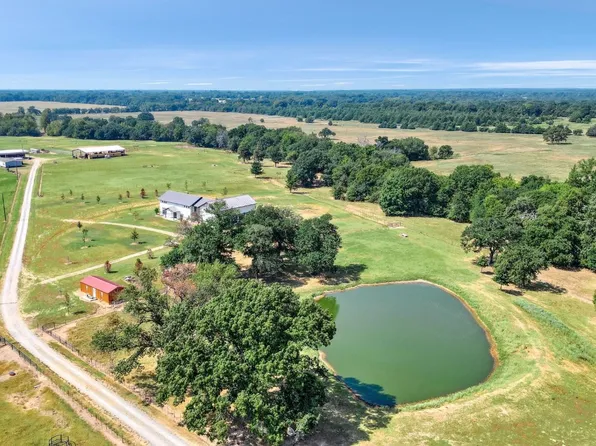 615 County Road 2156, Telephone, TX 75488