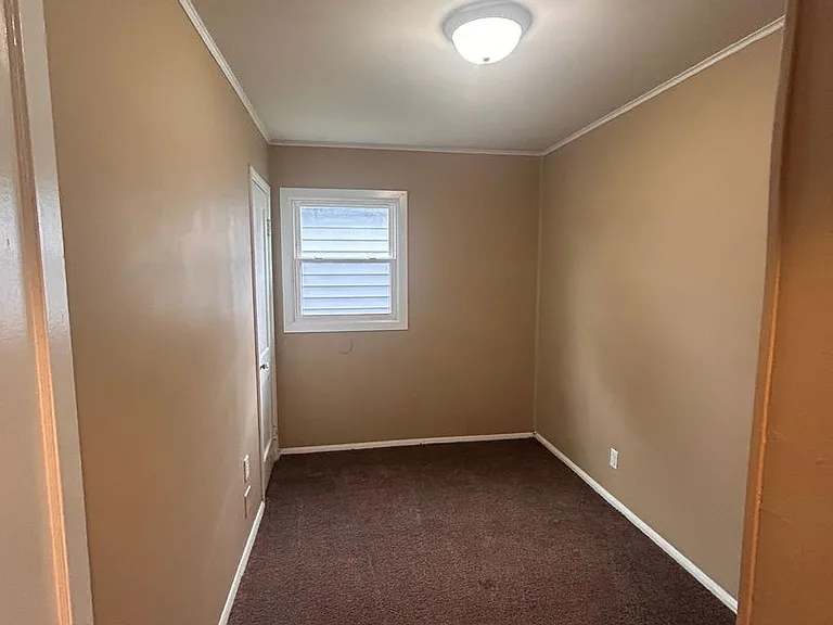 4206 Lillie St — Photo 4