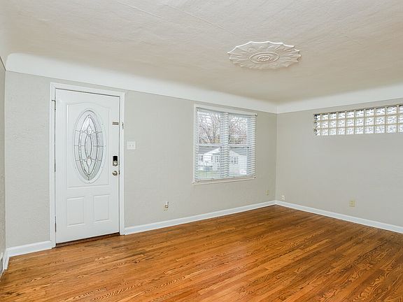 5th image of 7520 Eunice Ave