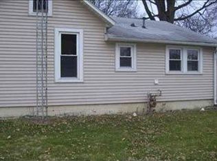 715 7th St, Lincoln, IL 62656