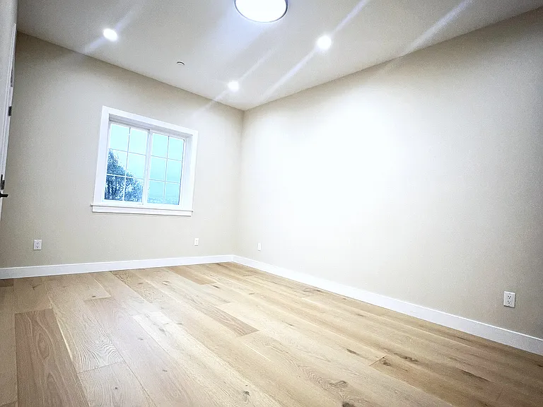 S Parkview Ave — Photo 11