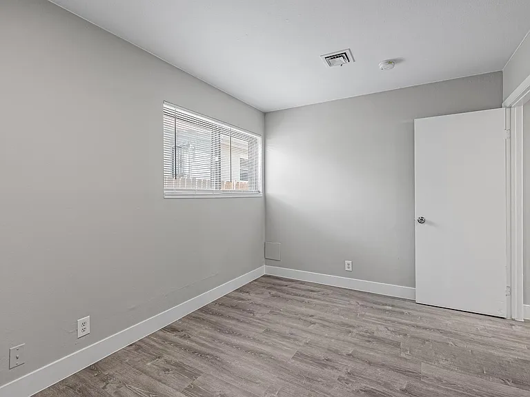 3125 W Center Ave — Photo 18