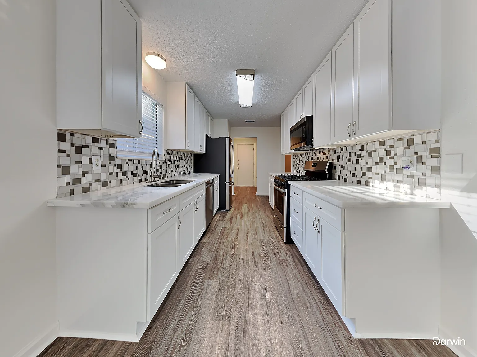 3 bed, 2.0 bath, 2076 sqft, $2,370 — Photo 3