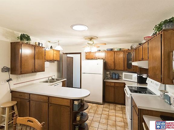 5th image of 1240 Sycamore Dr
