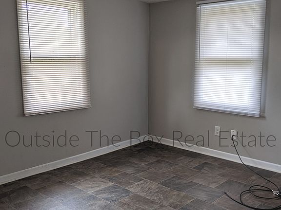 4th image of 4830 Vanguard Ave