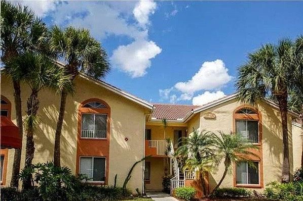 1st image of 1118 Coral Club Dr #1118