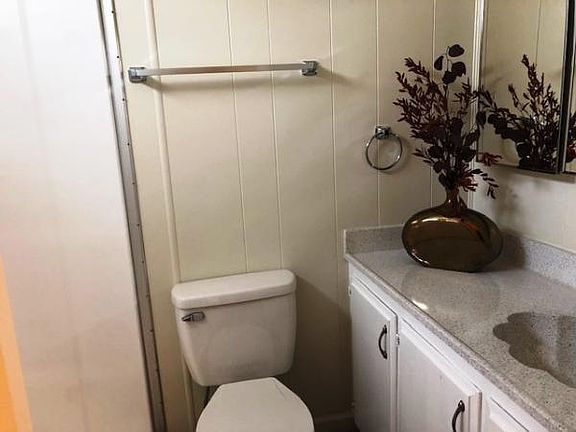 3rd image of 601 N Kirby St Spc 255