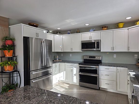 3rd image of 218 S Reynolds Road