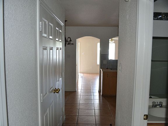 2nd image of 106 Bluebonnet St Unit A