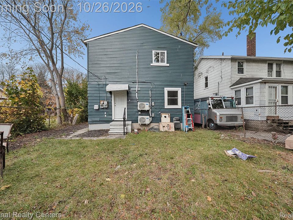 966 E Greendale, photo 24