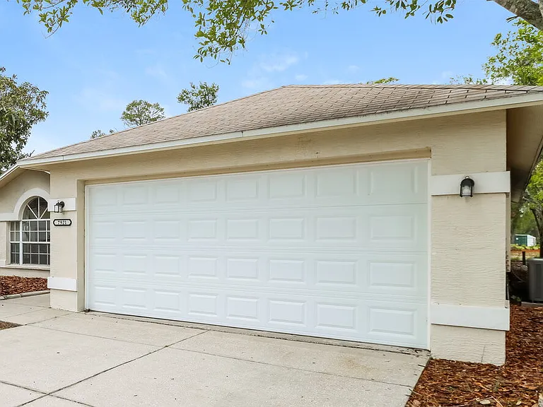 7921 Hathaway Dr — Photo 3