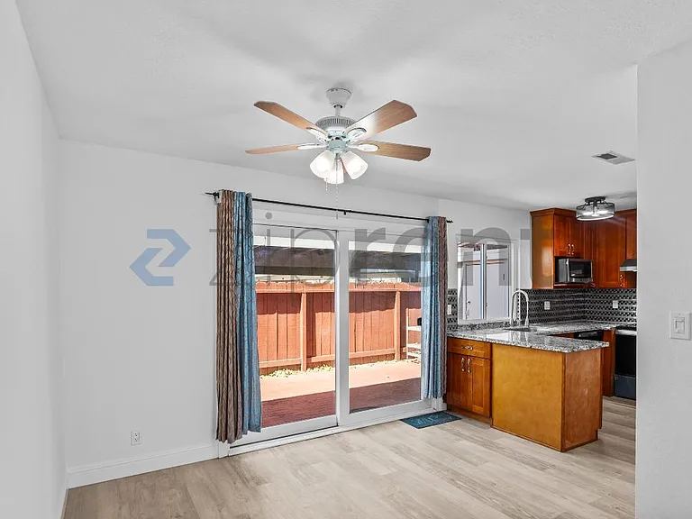 4880 Saginaw Cir — Photo 8