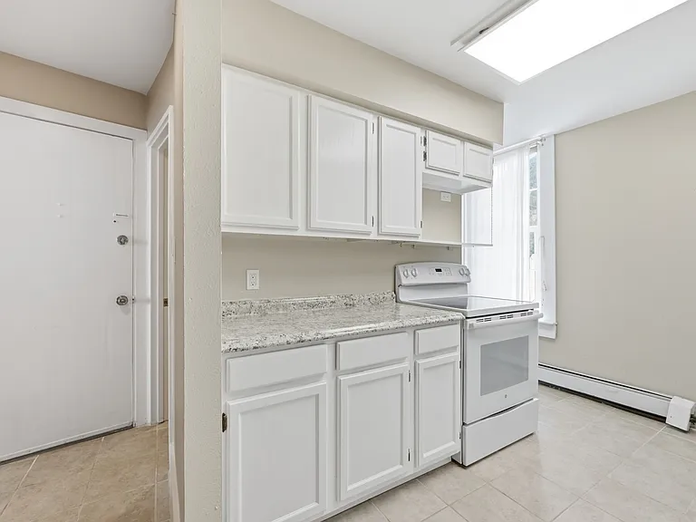 401 Rose St #3 — Photo 8