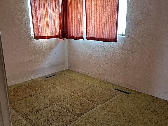 2nd image of 276 Holly Ln