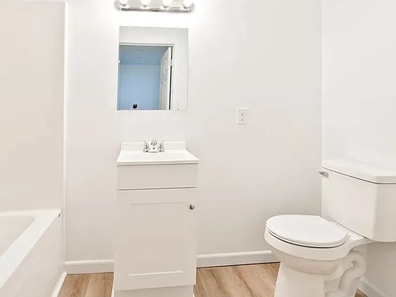4th image of 304 Hughes St #A
