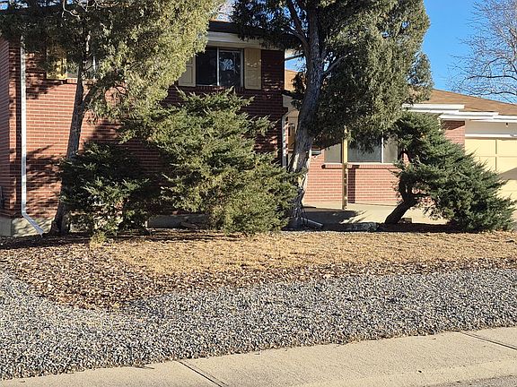 1334 S Dover Way Front