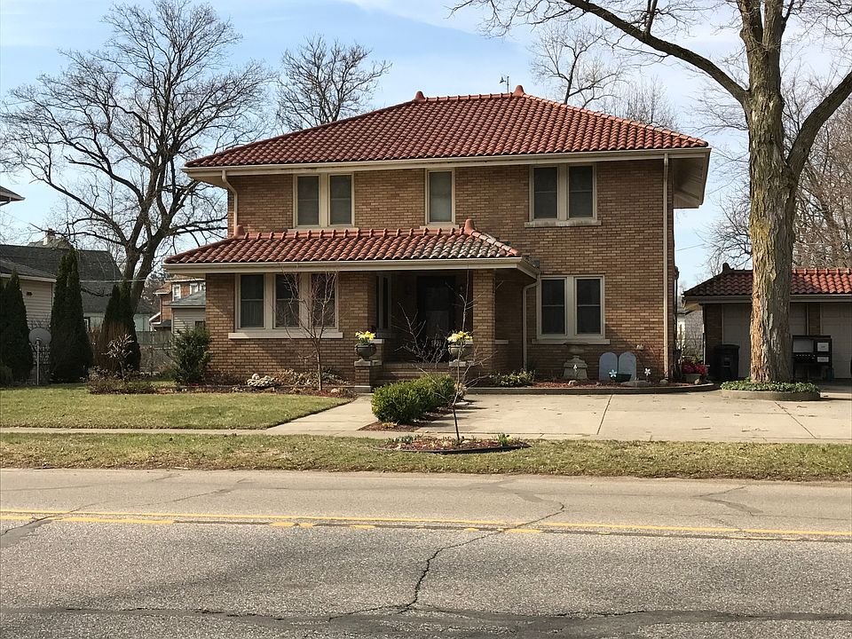 1st image of 827 Edwardsburg Ave