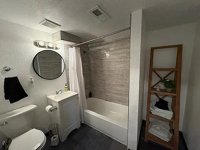 3275 W Hawthorne Pl — Photo 22