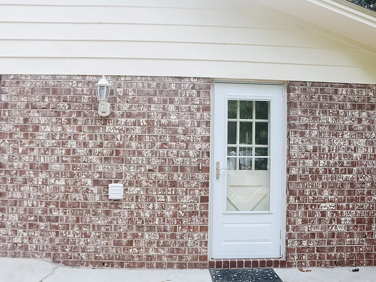 809 Windsor Rd — Photo 7