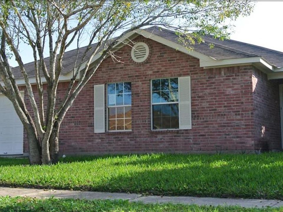 1st image of 305 Northgate Ave #305
