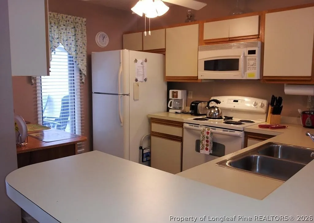 2 bed, 2.0 bath, 1120 sqft, $1,700 — Photo 3