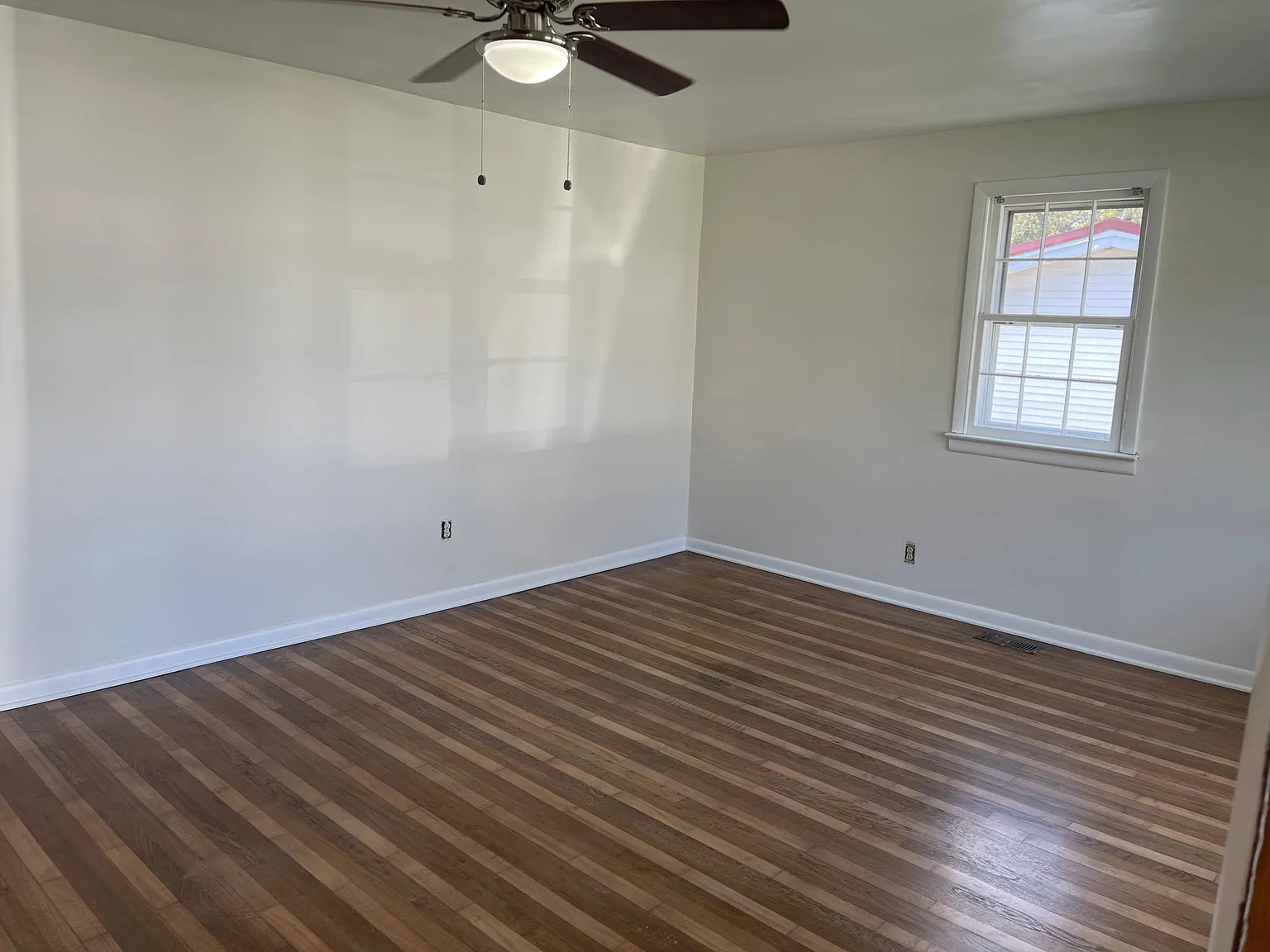 4 bed, 1.5 bath, 1700 sqft, $1,800 — Photo 3