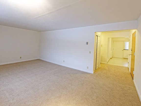 3rd image of 1600 Elmwood Ave #41khffq71