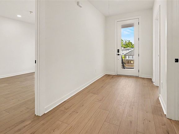 3rd image of 206 Liberty Dr