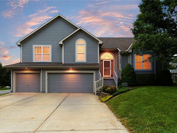 2nd image of 2301 SW Tracker Ln