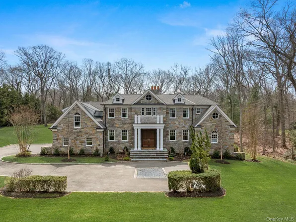 27 Victorian Lane, Brookville, NY 11545