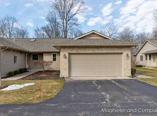 2143 Creekside Dr SW, Byron Center, MI 49315