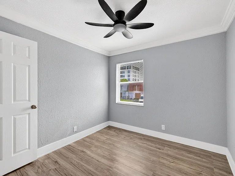 5424 SW 44th Ter — Photo 53