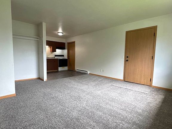 5th image of 705 Kellogg Ave #8