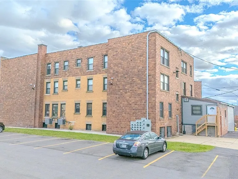 530 Main St #14 — Photo 6