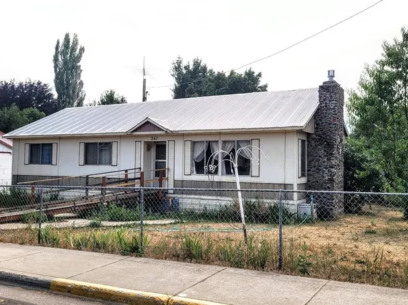 267 Main St, Halfway, OR 97834