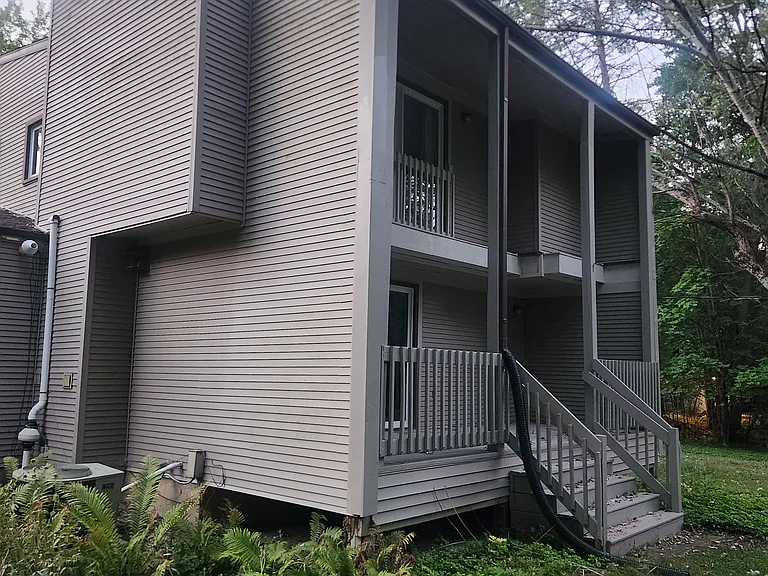 2050 Chalmers Dr — Photo 1