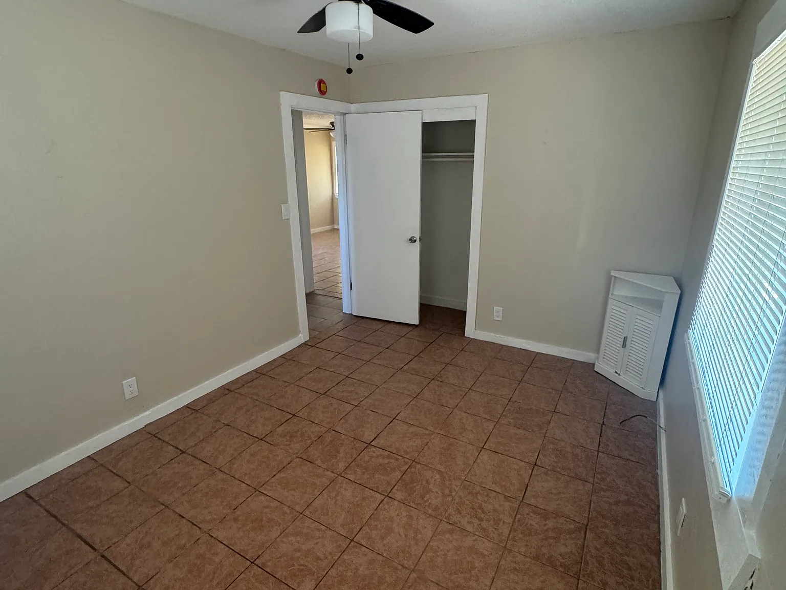 2 bed, 850 sqft, $2,500 — Photo 2