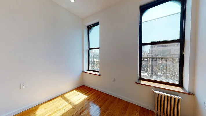 Rented by Bond New York | media 12