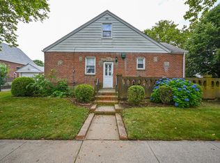 82-03 247th St, Jamaica, NY 11426
