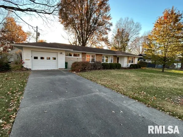726 S Pearl St, Macomb, IL 61455