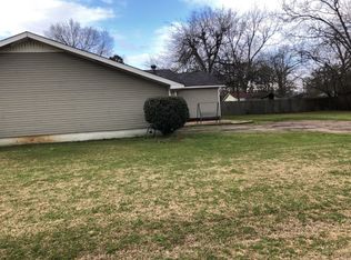 300 Center St, Crystal Springs, MS 39059