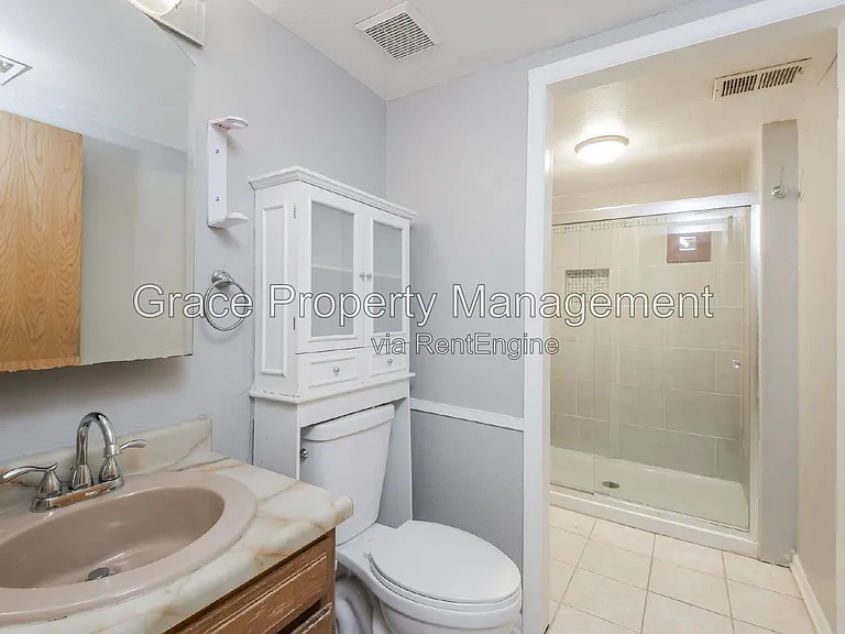 10870 Stuart Cir — Photo 15