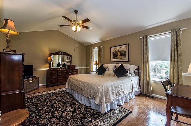 1st image of 20 Thistleberry Dr