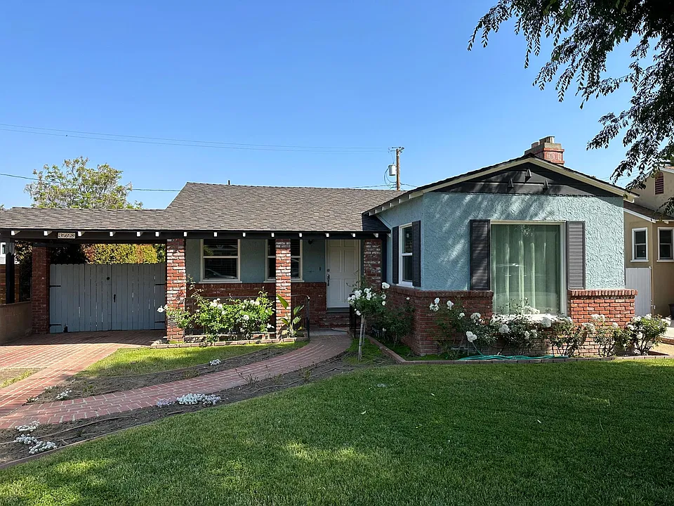 368 W Spazier Ave
