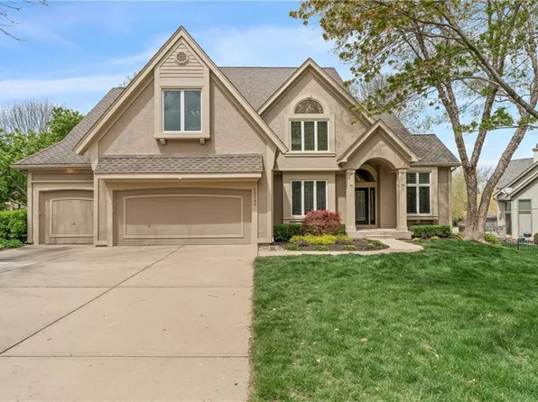 13144 El Monte Dr, Leawood, KS 66209