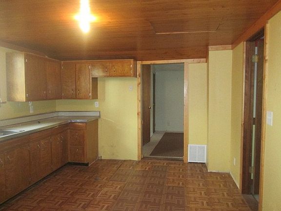 5th image of 7 Hilltop Ave