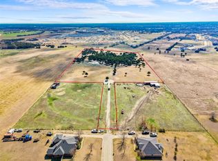 710 E Reindeer Rd, Lancaster, TX 75146