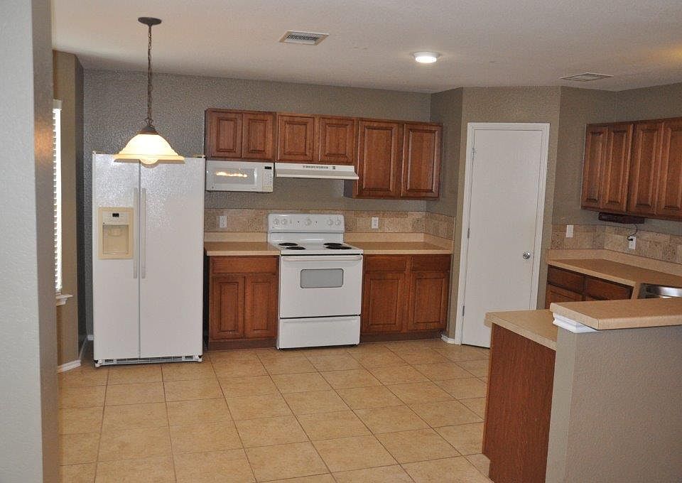 2nd image of 528 Copper Ln