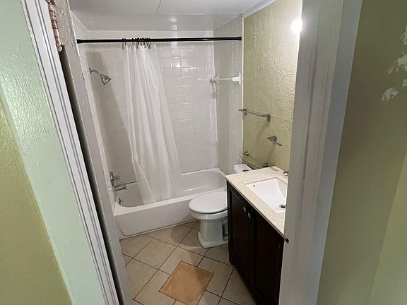 4th image of 26 W Illiana St