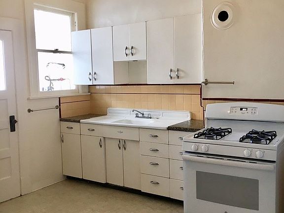 3rd image of 68 John St #70